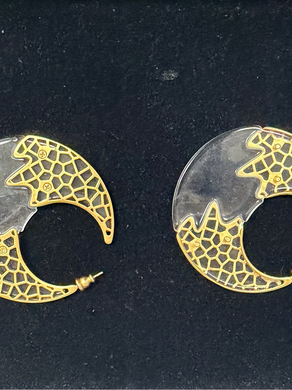 KHOI ZAND Hoop Gold Tone Filigree Acrylic Crescent Earrings - Picture 5 of 5